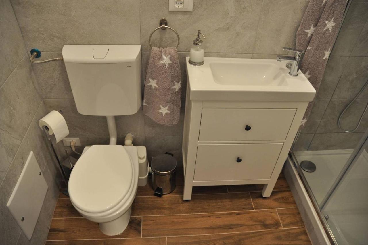 Camera E Bagno Privato A 3 Minuti Dalla Stazione Bologna Buitenkant foto