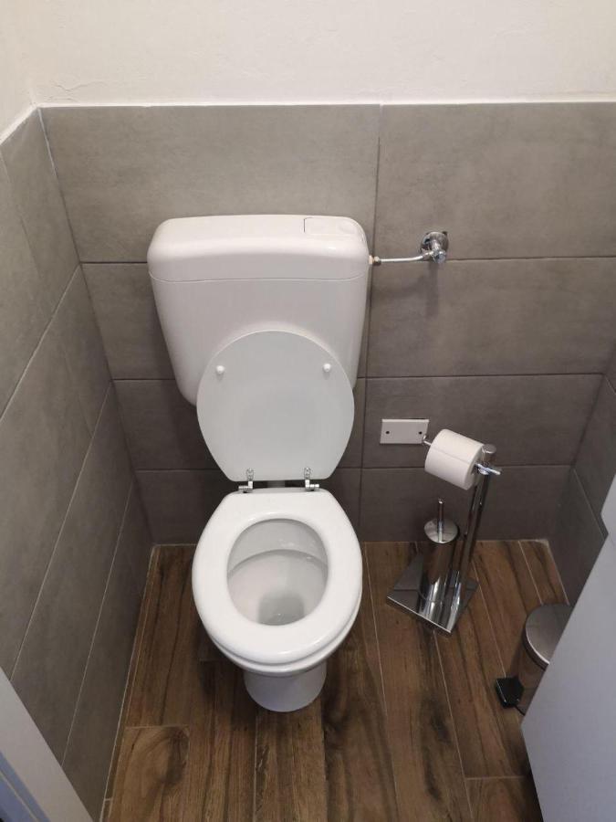 Camera E Bagno Privato A 3 Minuti Dalla Stazione Bologna Buitenkant foto