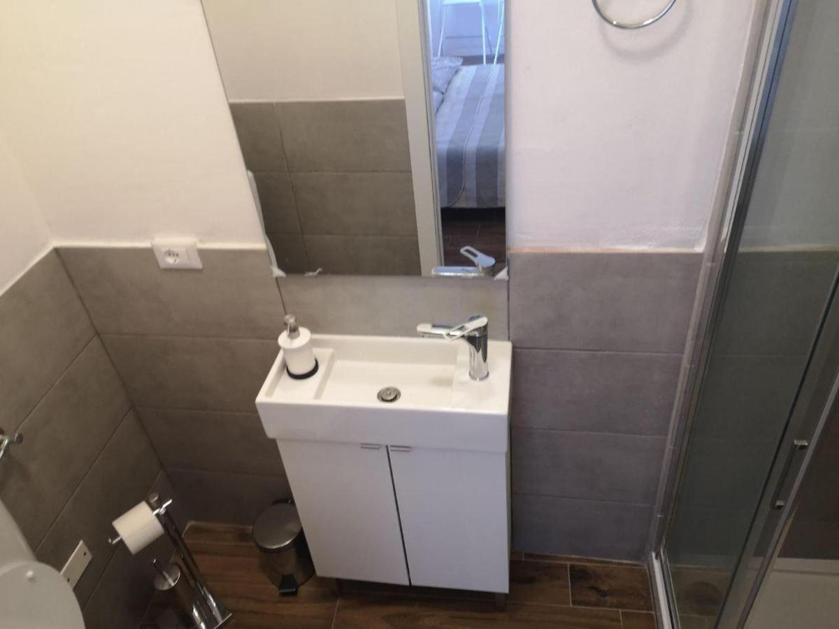 Camera E Bagno Privato A 3 Minuti Dalla Stazione Bologna Buitenkant foto